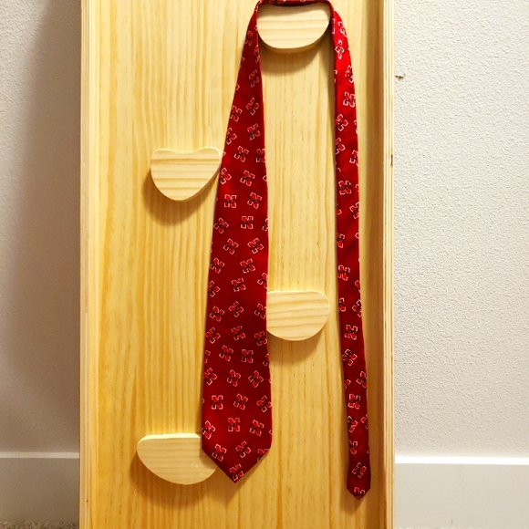 NEBRASKA MERGE LEFT RED WHITE BLACK "N" LOGO REPEAT SILK NECKTIE TIE Made In USA - Picture 6 of 11